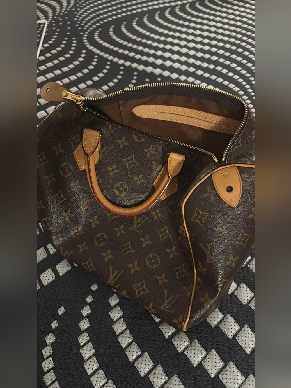 Cute Handbag - Picture 2 of 6